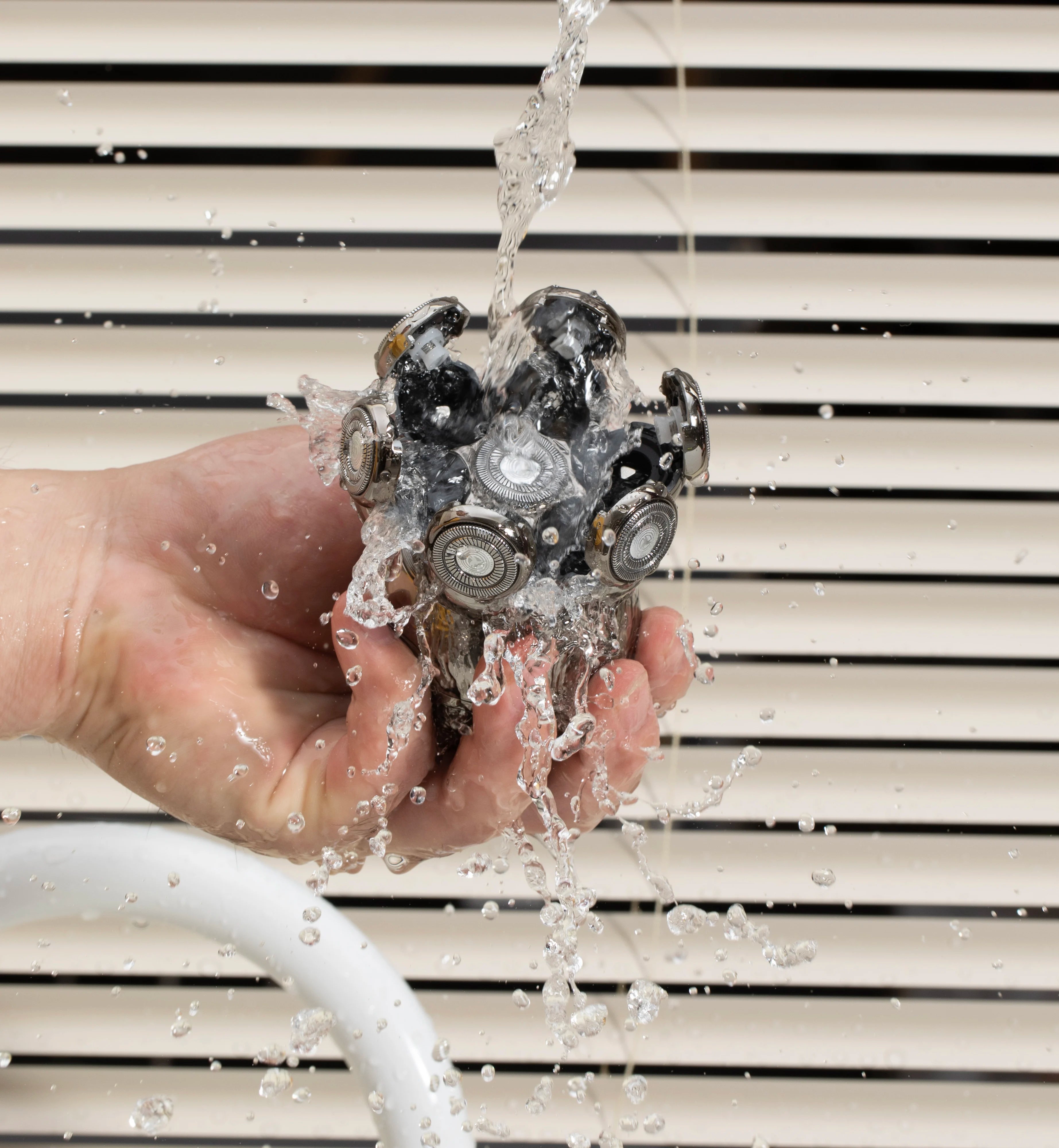 Electric Shaver for Men – 7D Floating Head, Waterproof, Portable Beard Trimmer